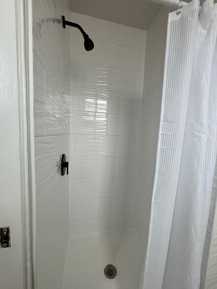 Building Photo - 5504 Fernhill Cir