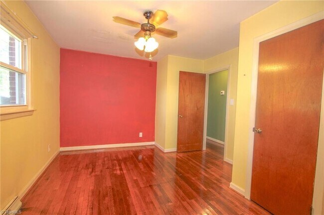 Building Photo - 9078 W Market St