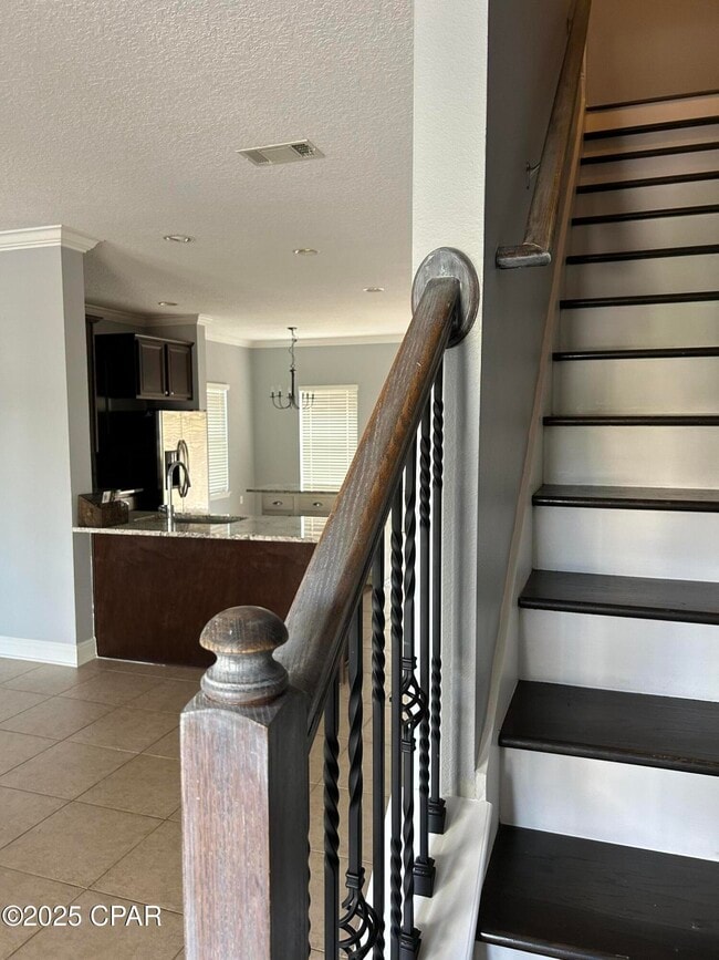 Building Photo - 335 Madison Circle