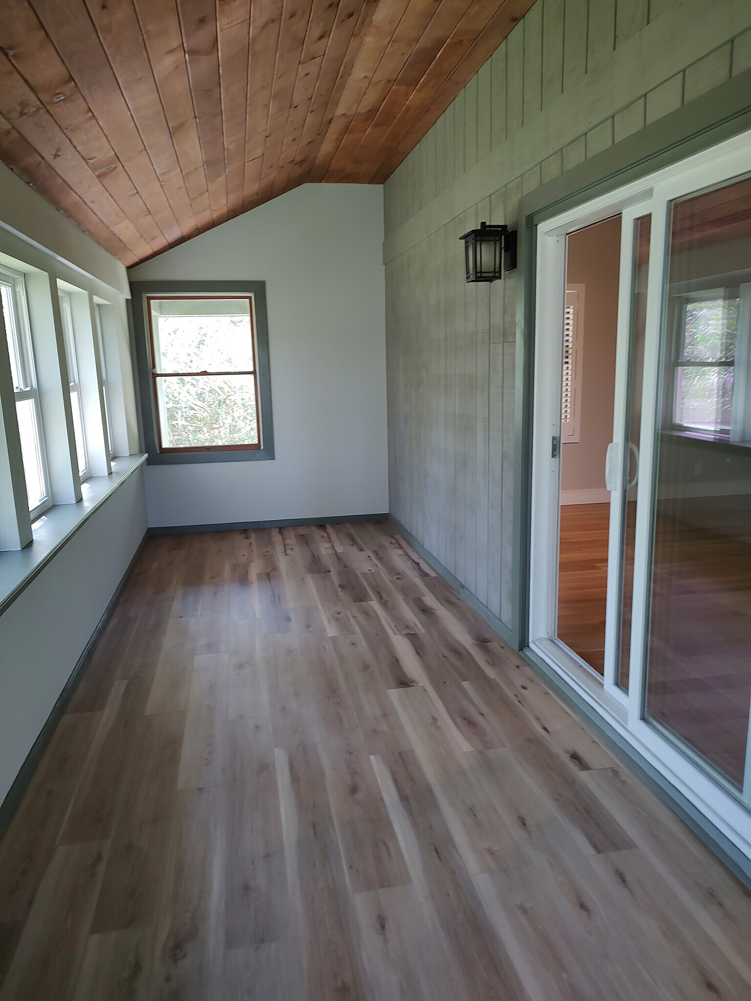 Enclosed porch - 2125 US-9