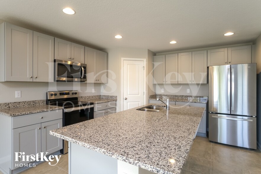 Building Photo - 651 Lindbergh Wy