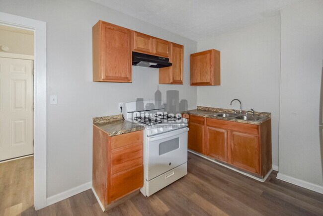 Building Photo - 2862 Highland Pl