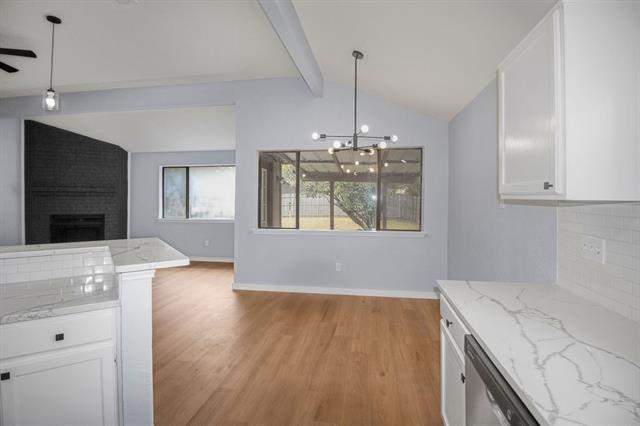 Building Photo - 400 Kalmia Dr