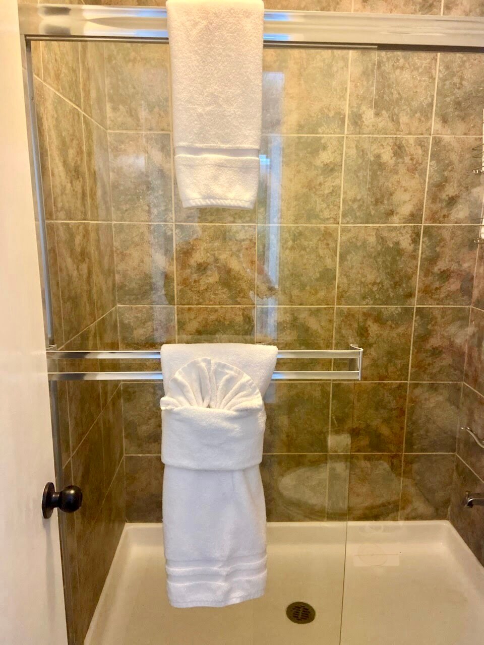 Shower - 9653 Spyglass Ave