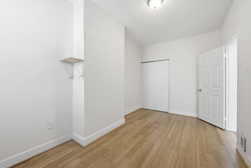 Building Photo - 707 15th St NE