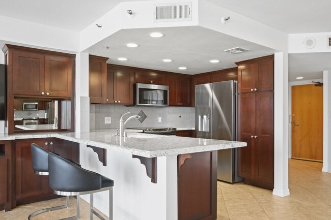 Building Photo - 1310 E Ocean Blvd