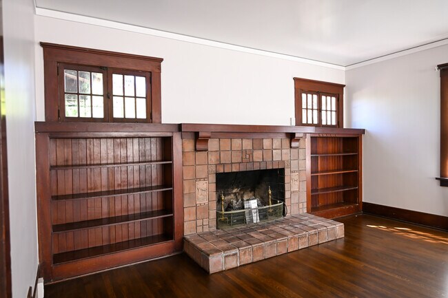 Building Photo - 1208 24th St