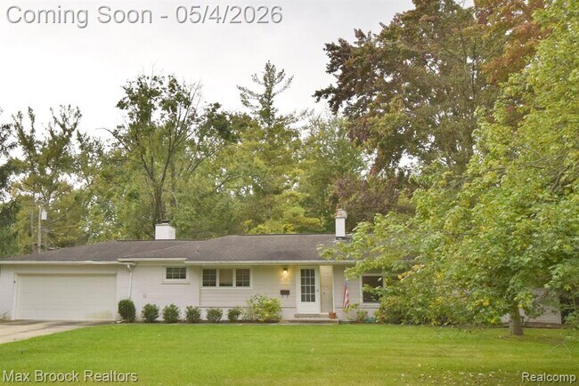 Building Photo - 2687 Heathfield Rd