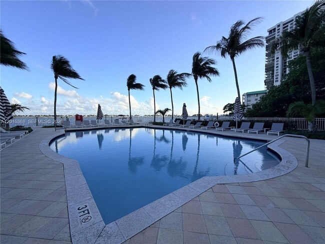 Building Photo - 2101 Brickell Ave