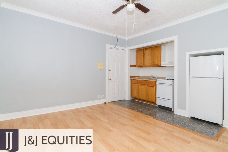 Building Photo - 4735 N Beacon St