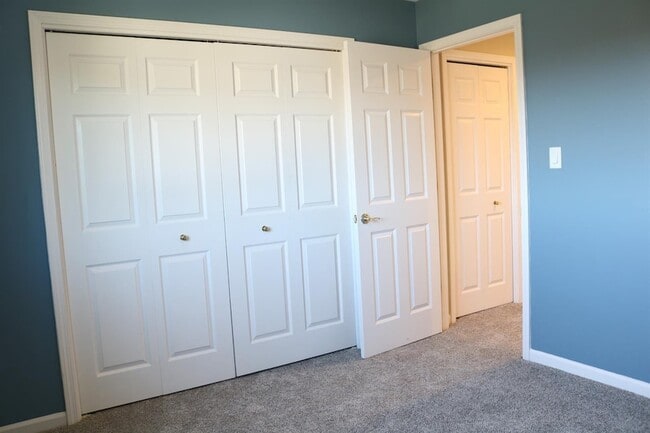 Building Photo - 9939 Sequoia Ln