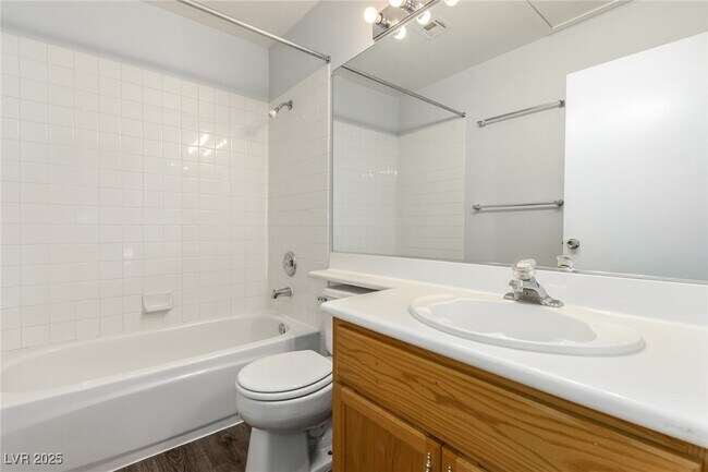 Building Photo - 9842 Silver Lasso St