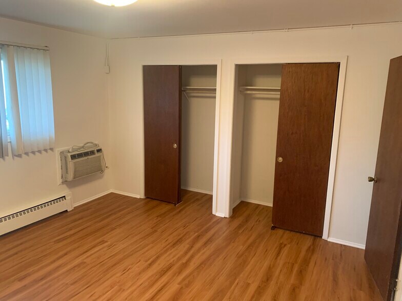 Building Photo - 288 Oxford Ave