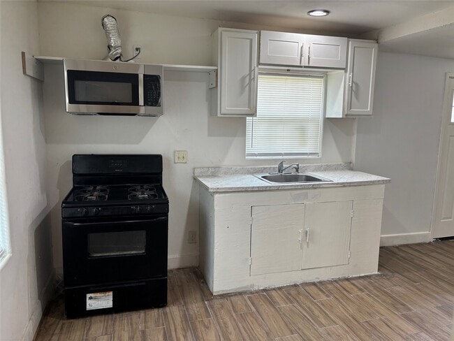 Building Photo - 6709 Kassarine Pass