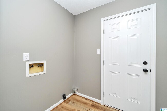 Building Photo - 18 Polaris Cir