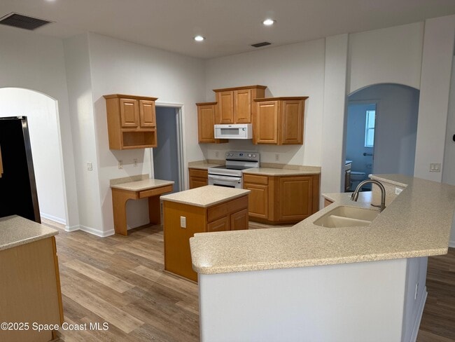 Building Photo - 1427 Grand Isle Blvd