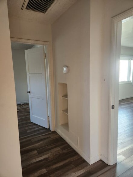 Building Photo - 2061 W 104th St