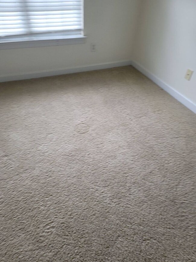 Building Photo - Nice Townhome off Providence Rd/485 South