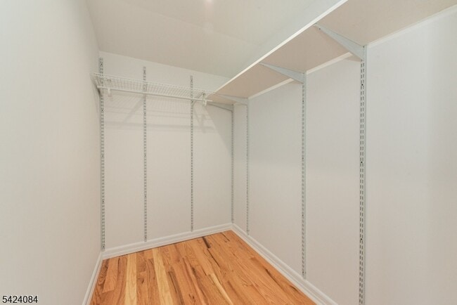 Building Photo - 39 Beekman St