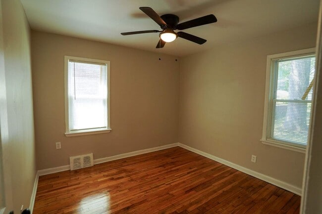 Building Photo - Freshly Renovated Single Family Home In De...