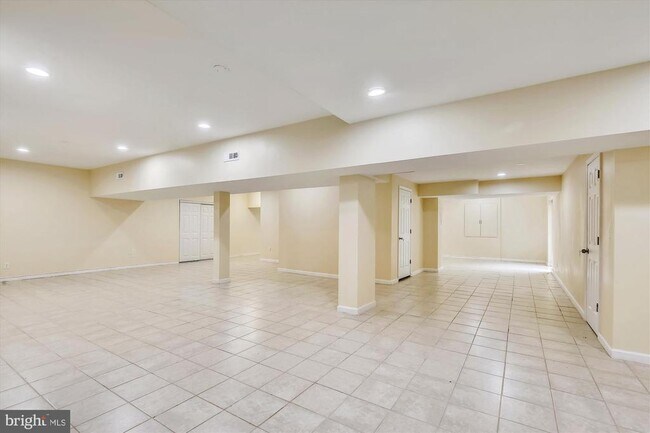 Building Photo - 9715 Middleton Ridge Rd