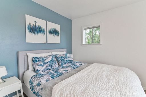 Building Photo - Beautiful top floor 1 bedroom 1 bathroom apartment on Lower Queen Anne