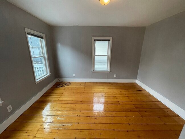 Building Photo - 16-18 Brackett St