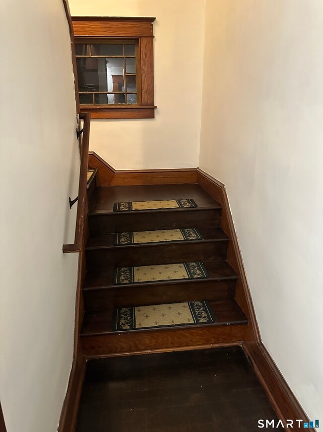 Building Photo - 65 Wooding St