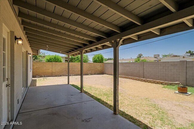 Building Photo - 536 N Cheri Lynn Dr