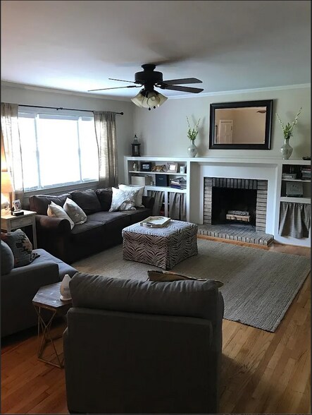 Building Photo - 223 Willow Springs Dr