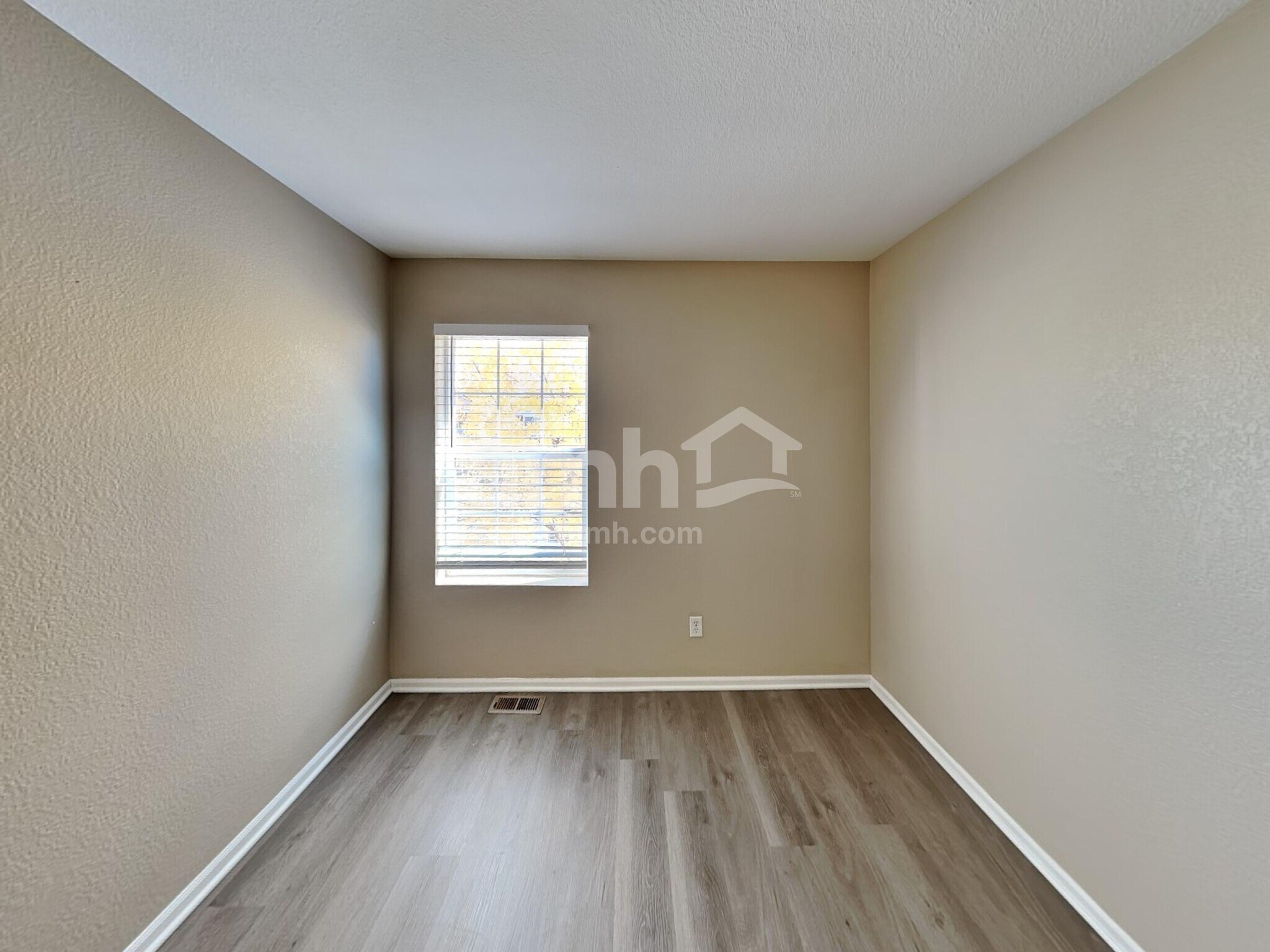 Building Photo - 5567 N Gibraltar St