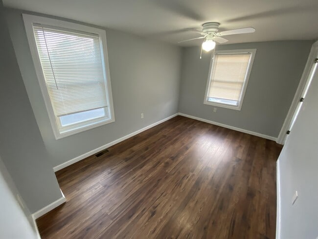 Building Photo - 112 Laurel St