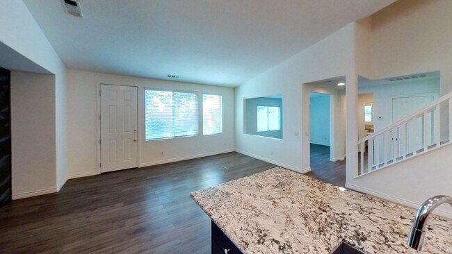 Building Photo - Spacious 4 Bedroom 3 Full Bathroom Home in...