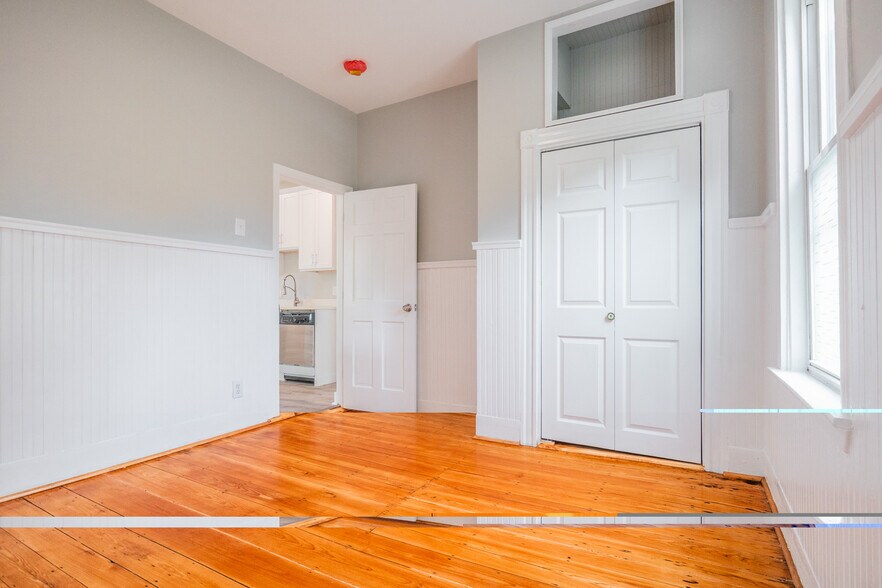 Building Photo - 16 Rossmore Rd