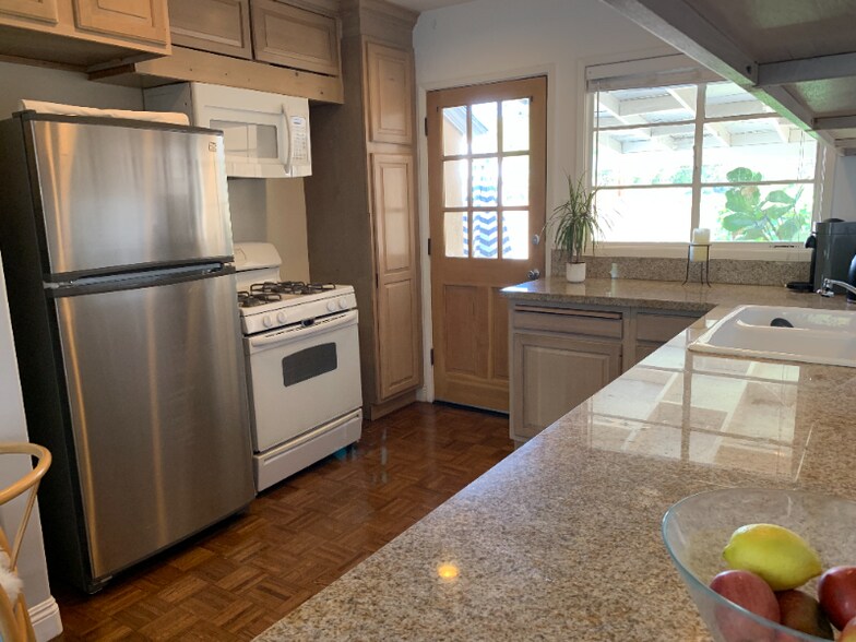 Building Photo - 17565 Bullock St