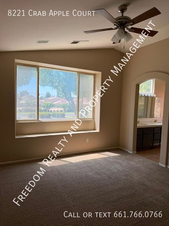 Building Photo - 8221 Crab Apple Ct