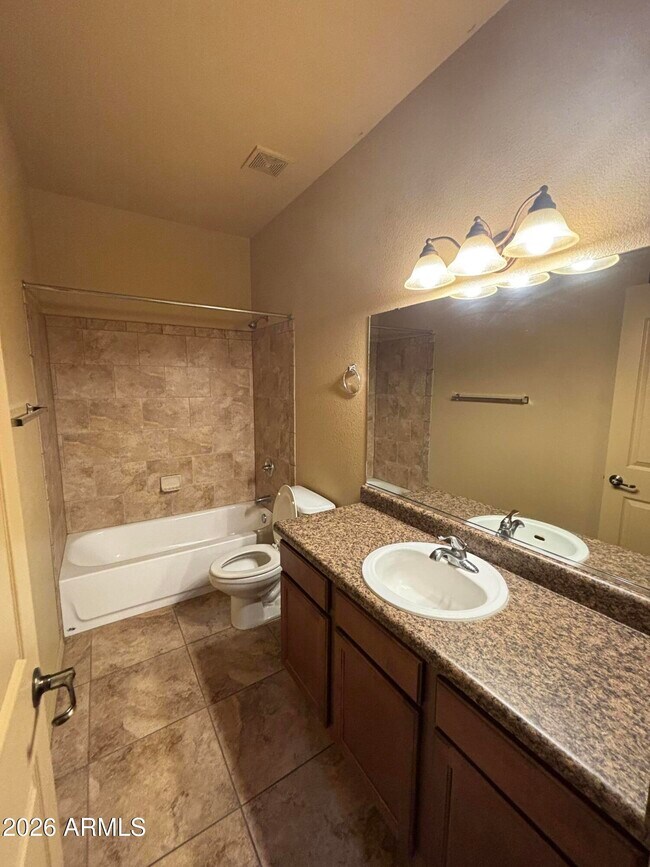 Building Photo - 5558 Wilder Dr