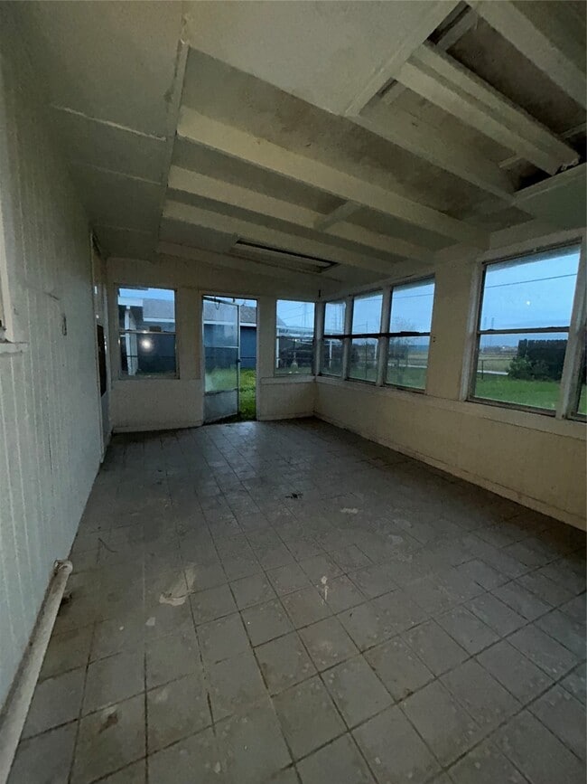 Building Photo - 2018 N Avenue H