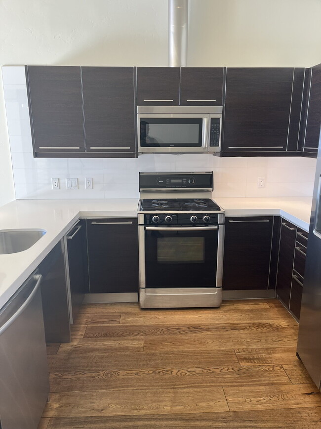 Building Photo - Contemporary 2 bed, 2.5 bath condo in Carbondale w/ stellar Mt. Sopris views