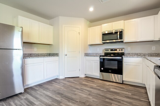 Building Photo - 662 Tacoma Trl