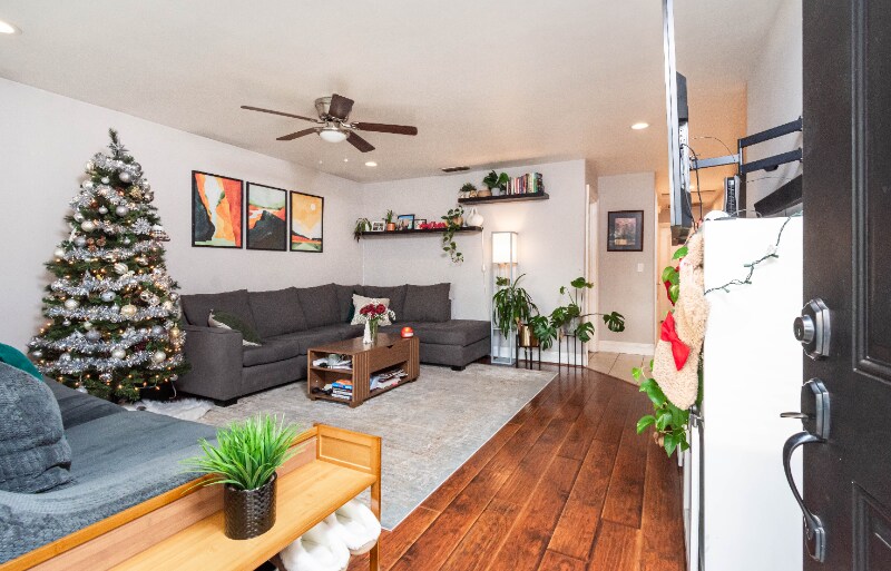 Building Photo - 2304 Michigan Blvd