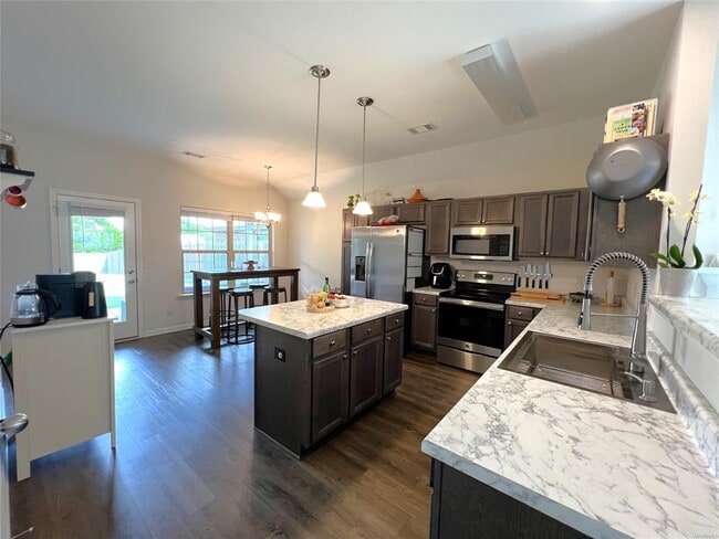 Building Photo - 467 Buena Vista Wy