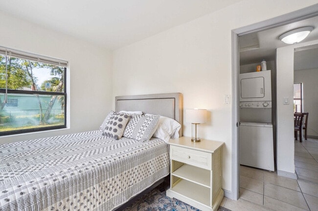 Building Photo - 662 Callahan St