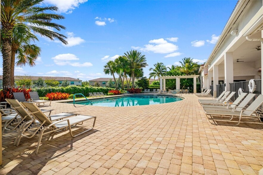 Building Photo - 10103 Akenside Dr