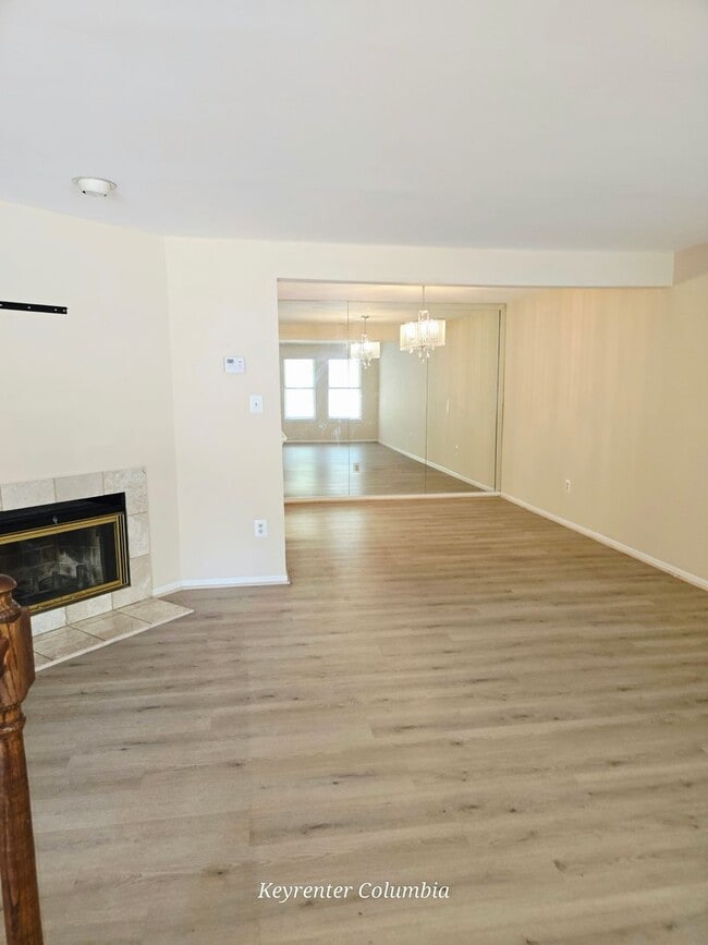 Building Photo - Beautiful 3BR Townhome in Burtonsville | Garage, Deck & Community Amenities