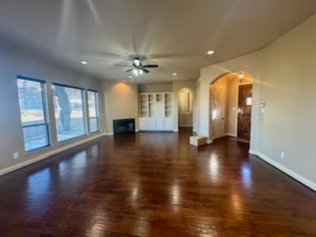 Building Photo - 3327 Bay W Blvd