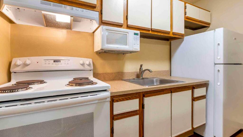 Building Photo - 9750 Lake Shore Dr E