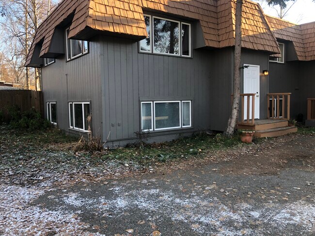 Building Photo - 941 W 76th Ave