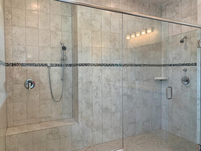 Building Photo - 32 Olivine Ct