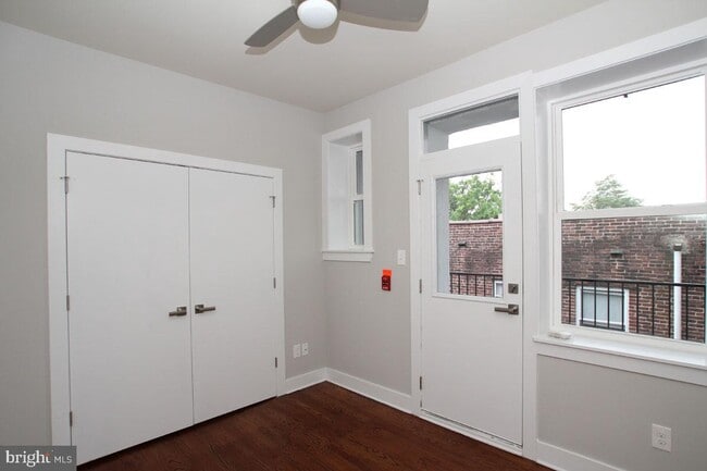 Building Photo - 400 S 45th St